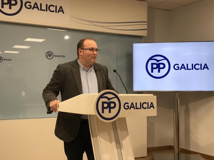 O secretario xeral do PPdeG, Miguel Tellado, na rolda de prensa 