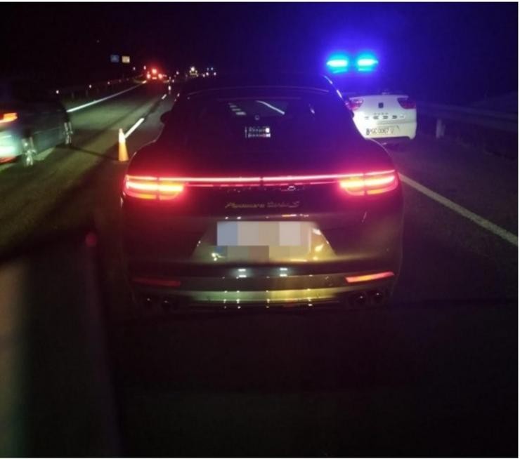 Porsche detectado en Toén (Ourense) cando circulaba a 224 km/na autovía A-52. GARDA CIVIL / Europa Press