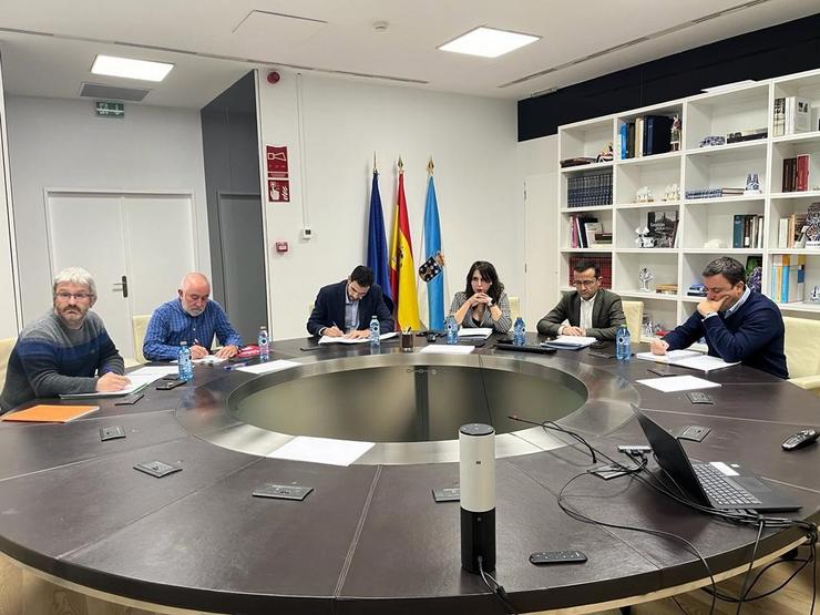 Reunión da Mesa para o impulso da actividade económica das Pontes.. XUNTA 