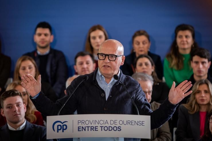O presidente de PP da provincia de Ourense, Manuel Baltar, intervén durante un acto do Partido Popular de Galici 
