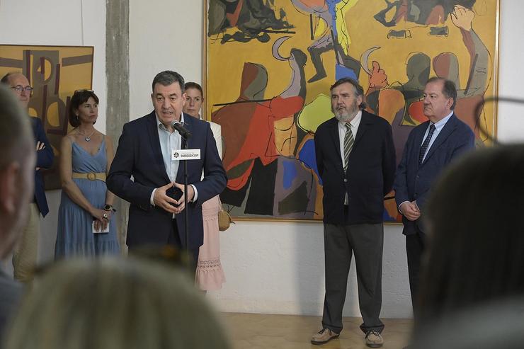 Román Rodríguez e outros asistentes á apertura do Museo Sargadelos-Carlos Maside.. XUNTA 