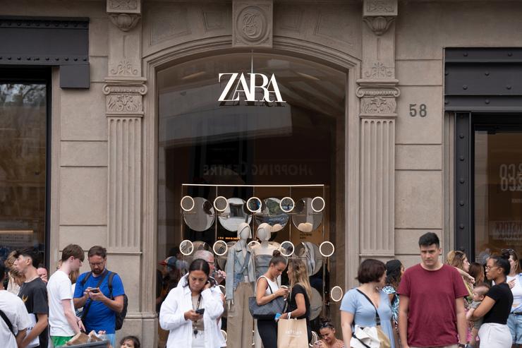 Unha tenda da franquicia Zara en Barcelona/ David Zorrakino - Europa Press - Arquivo / Europa Press