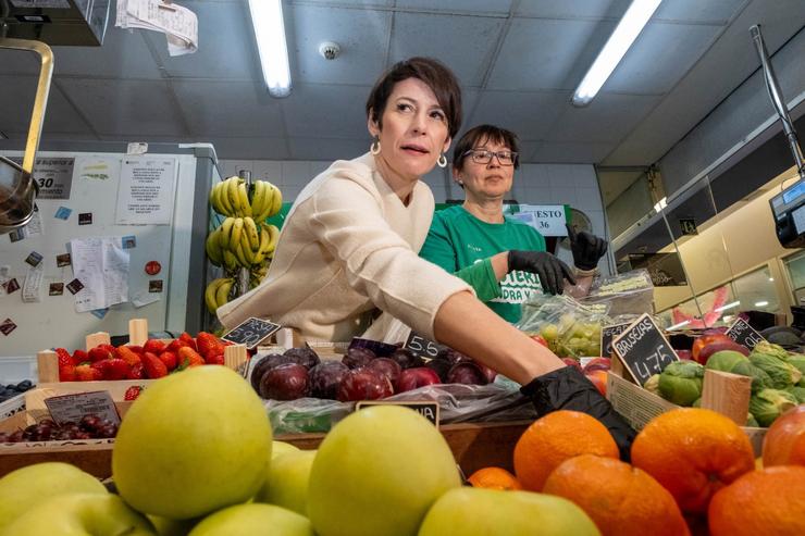 A candidata do BNG á Presidencia da Xunta, Ana Pontón, durante a súa visita ao Mercado de Elviña, na Coruña. BNG 