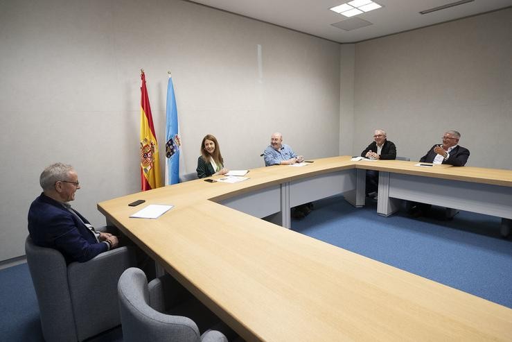 A conselleira do Medio Rural, María José Gómez, reúnese co secretario xeral de Unións Agrarias, Roberto García.. XUNTA / Europa Press