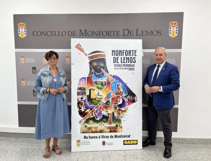 Gloria Prada e José Tomé presentando o cartel no Concello de Monforte. Foto: Dpto prensa.