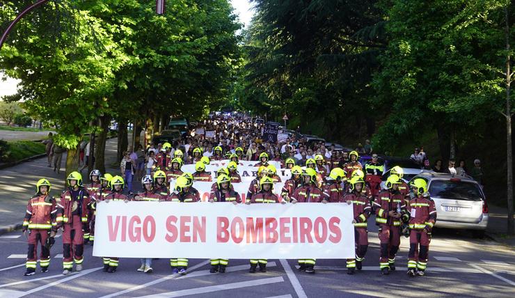 Protesta dos bombeiros de Vigo o 1 de xuño de 2024 / Javier Vázquez - Arquivo