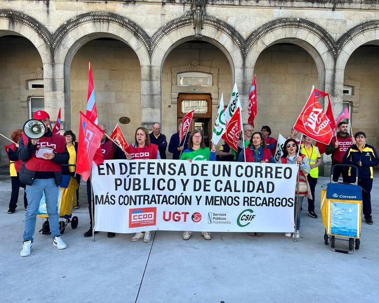 Protesta de traballadores de Correos na Estrada. CSIF / Europa Press