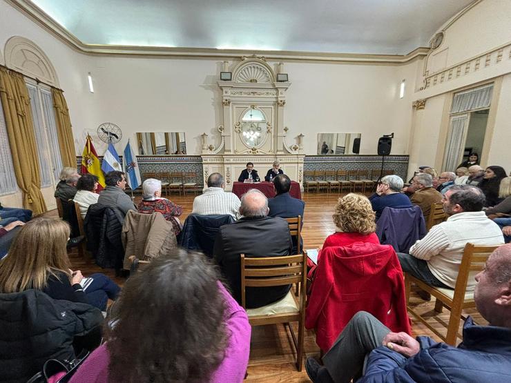 O secretario xeral dá Emigración, Antonio Rodríguez Miranda, reúnese en Buenos Aires con representantes da colectividade galega / XUNTA