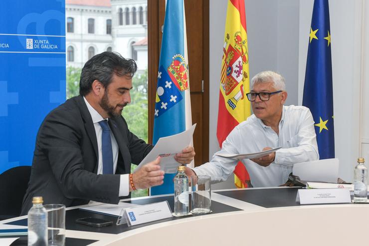 A consellería de Presidencia, Diego Calvo, reúnese con representantes do sector ferroviario. XUNTA / Europa Press
