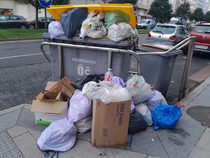 Lixo acumulado nas rúas na Coruña / Europa Press