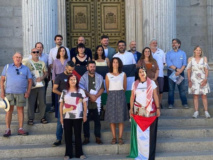 Representantes de máis de 500 organizacións e sindicatos e asociacións veciñais da campaña "Fin do comercio de armas con Israel" rexistrarán no Congreso dos Deputados unha proposición para incluír o embargo militar na lexislación española / Europa Press