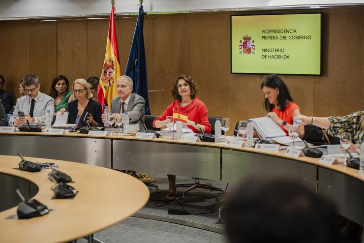 A vicepresidenta primeira do Goberno e ministra de Facenda, María Jesús Montero (c), preside o Consello de Política Fiscal e Financeira (CPFF), a 15 de xullo de 2024, en Madrid / Mateo Lanzuela