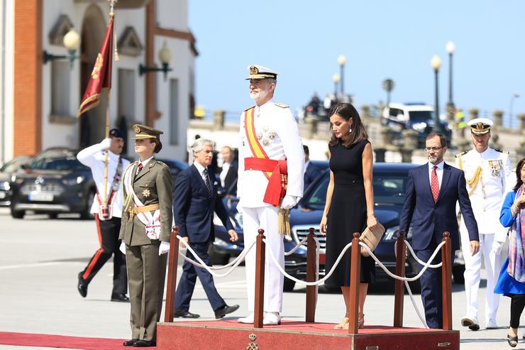 A princesa Leonor, e os Reis Felipe VI e Letizia presiden o acto de entrega de Reais Despachos aos novos oficiais da Armada / Beatriz Ciscar