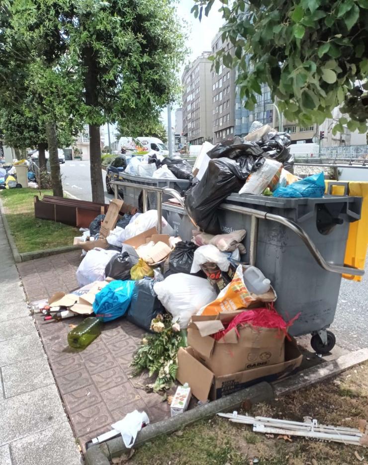 Nova xornada con lixo acumulado nas rúas da cidade herculina / Europa Press