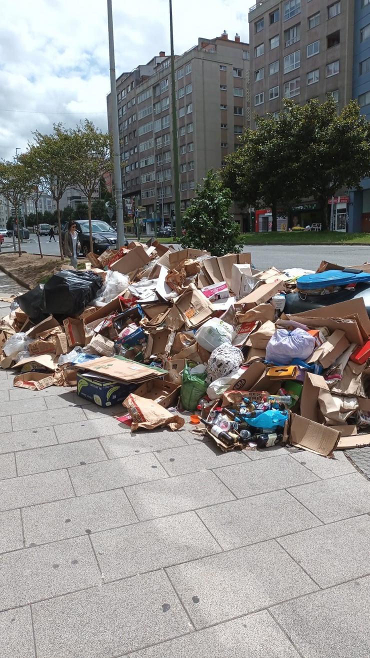 O lixo séguese acumulando nas rúas da cidade herculina