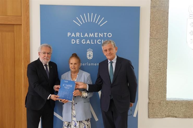 O CES entrega ao Parlamento de Galicia a Memoria sobre a situación económica e social de Galicia 2023. PARLAMENTO DE GALICIA / Europa Press