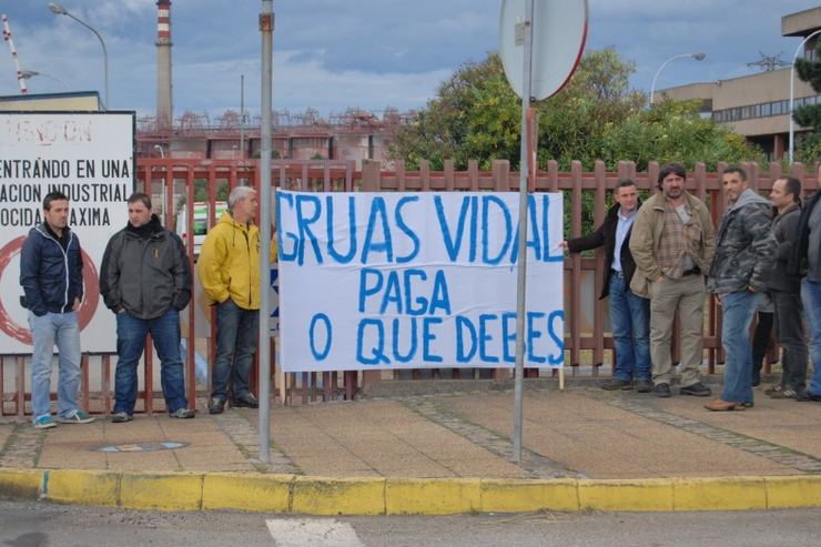 Protesta de ex traballadores de Gruas Vidal en 2010 