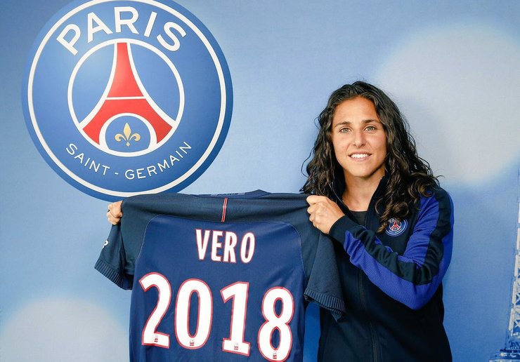 Vero Boquete, coa camisola do seu novo club. 