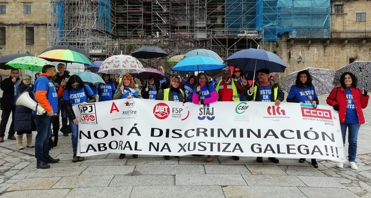 Acto de protesta dos sindicatos de xustiza en Santiago 