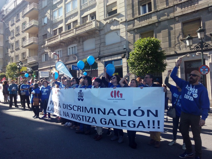 Funcionarios de xustiza manifestándose en Vigo 