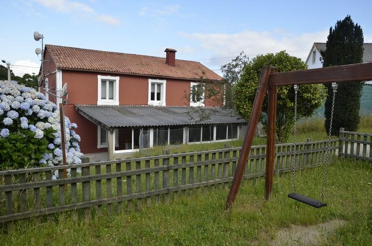 A escola unitaria de Seres, pertencente ao CRA de Narón / Alfonso Cebral