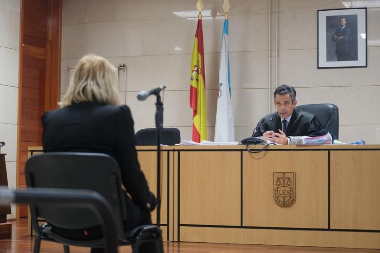A acusada polo dobre accidente mortal de Palmeira fronte ao xuíz Ángel Pantin na Audiencia Provincial / César Argina / Europa Press