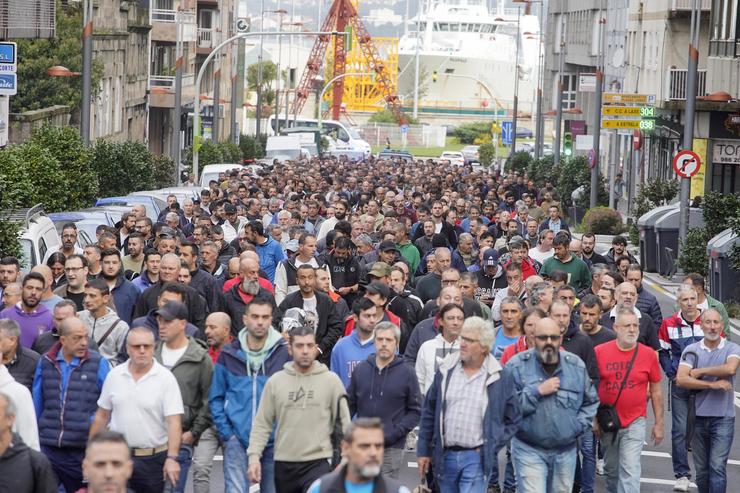 Miles de traballadores do naval de Vigo maniféstanse o 21 de setembro de 2023 para denunciar a precariedade no sector, tras a morte dun operario dunha contrata no estaleiro Armón.. Javier Vázquez - Europa Press