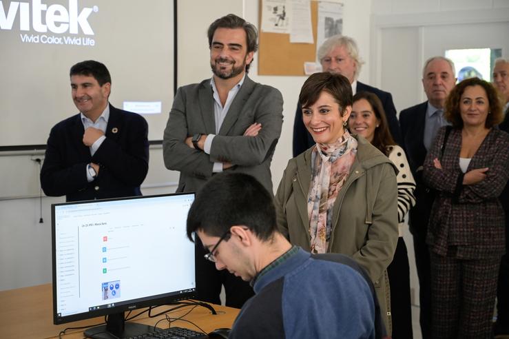 Arquivo - A ministra de Vivenda e Axenda Urbana, Isabel Rodríguez, visita o Centro Integrado de Formación Profesional de Someso, na Coruña, tras comprobar actuacións en materia urbanística no barrio de Xuxán. M DYLAN - Arquivo / Europa Press