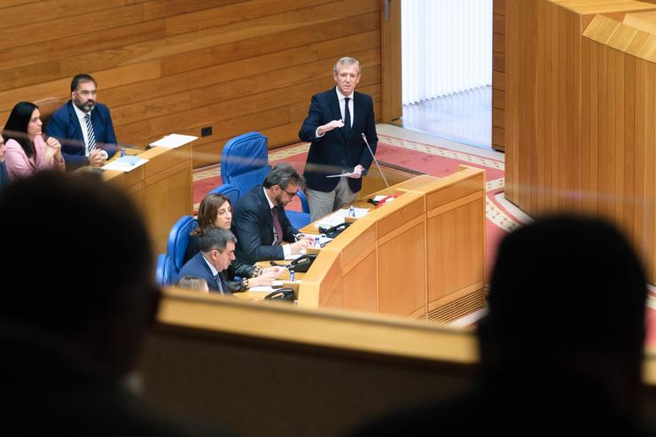 O presidente da Xunta, Alfonso Rueda, na sesión de control do Parlamento de Galicia. DAVID CABEZON @ XUNTA 