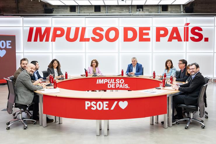 O comité organizador do 41 Congreso do PSOE nunha reunión na sede da rúa Ferraz.. PSOE