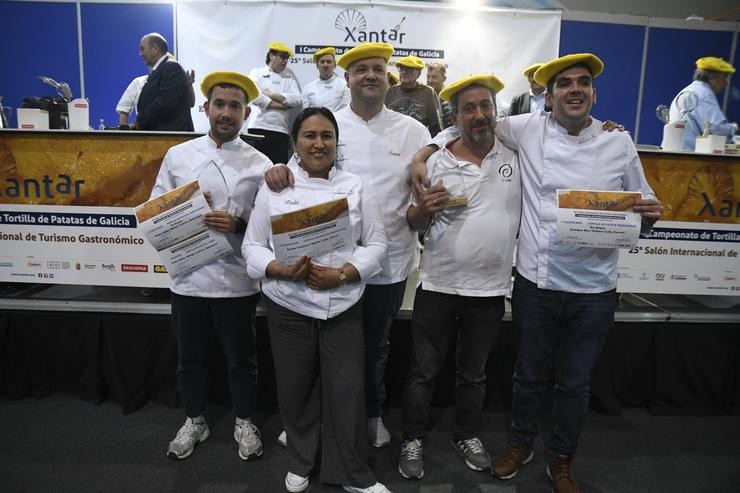 Concursantes do I Campionato de Tortilla de Xantar 2024. Foto: Prensa Expourense.