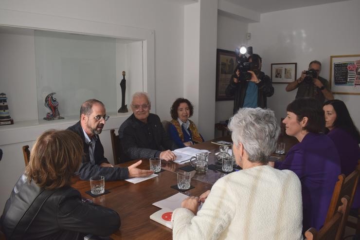 Reunión de representantes da RAG coa portavoz nacional do BNG, Ana Pontón, e outros membros do partido 