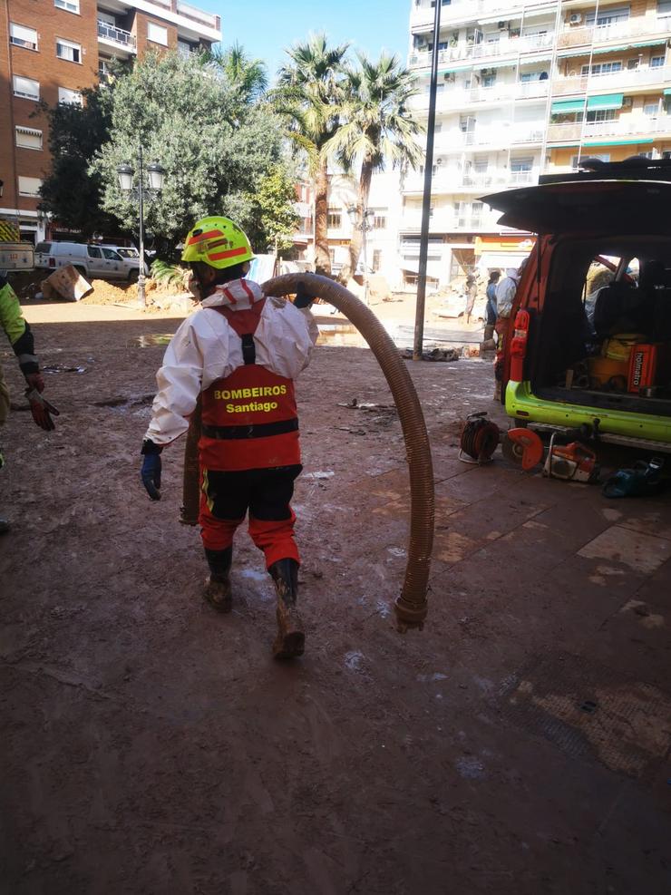 Bombeiros de Santiago en Valencia/ José Antonio Gigirey