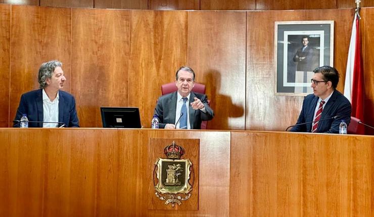 O alcalde de Vigo, Abel Caballero, no Pleno de aprobación inicial do orzamento municipal para 2025, que ascende a máis de 334 millóns de euros / CONCELLO DE VIGO