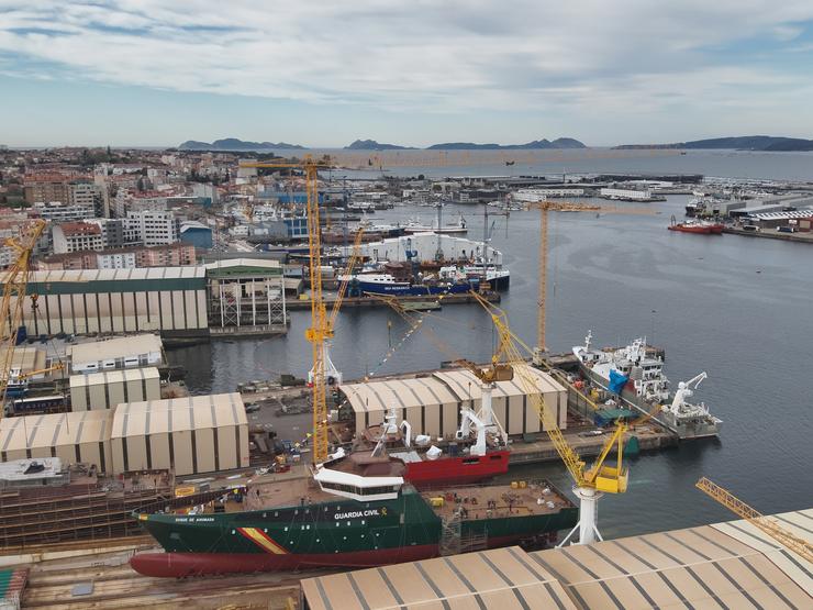 O Mando de Fronteiras e Policía Marítima da Garda Civil, tenente xeral Manuel Navarrete, presidiu no porto de Vigo a botadura do novo buque oceánico Duque de Afumada do Servizo Marítimo da Garda Civil.. GARDA CIVIL