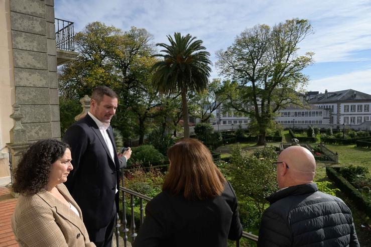 O conselleiro de Cultura, Lingua e Xuventude, José López, visita o Arquivo do Reino de Galicia 