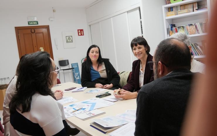 A portavoz nacional do BNG, Ana Pontón, nunha reunión coa Plataforma Queremos Galego.. BNG 