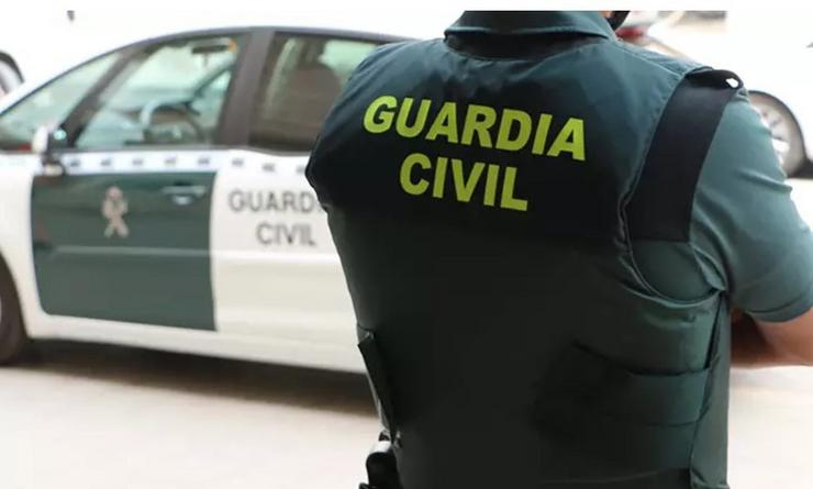 Un axente da Garda Civil de costas en imaxe de arquivo / GARDA CIVIL - Arquivo