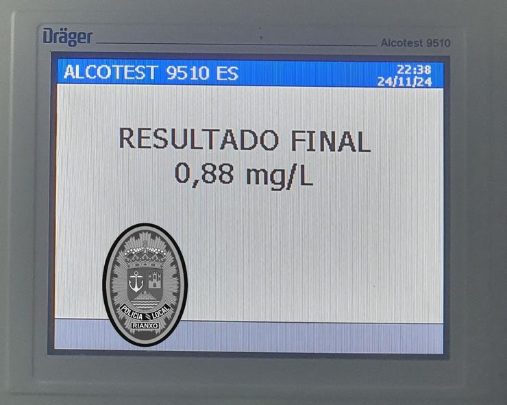 Resultado proba alcoholemia realizada pola Policía Local de Rianxo a un condutor 