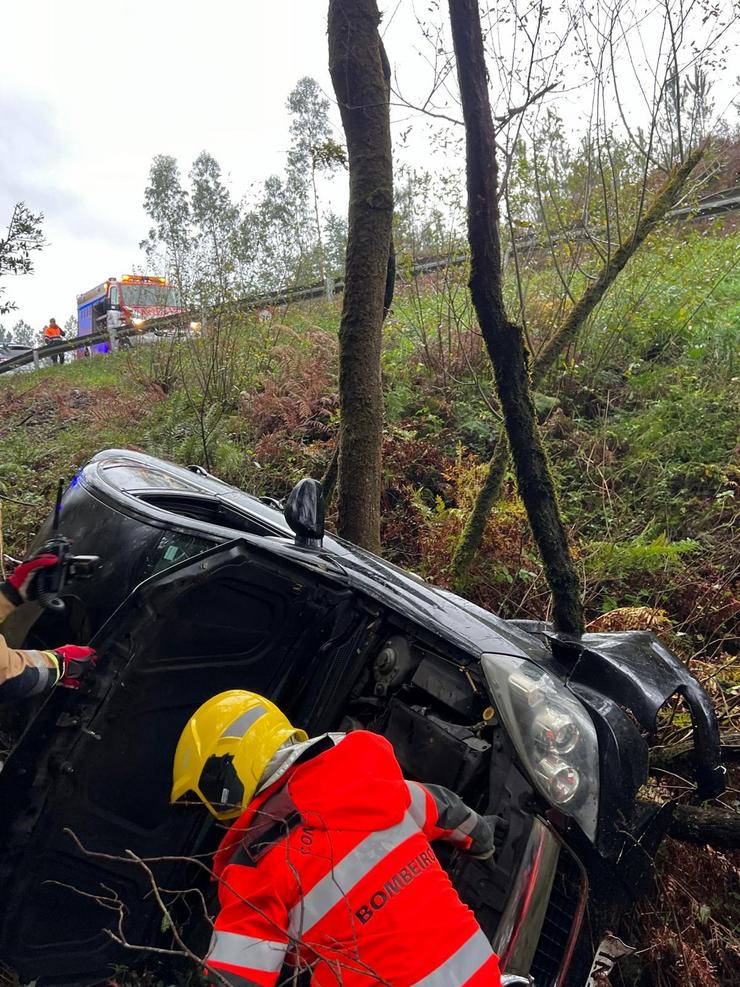 Accidente de tráfico en Ames / BOMBEIROS BOIRO