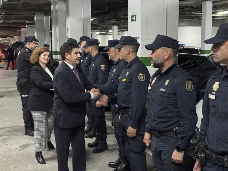 Pedro Blanco despide aos axentes que saen de Galicia para axudar nas zonas afectadas pola DANA / DELEGACIÓN DO GOBERNO / Europa Press