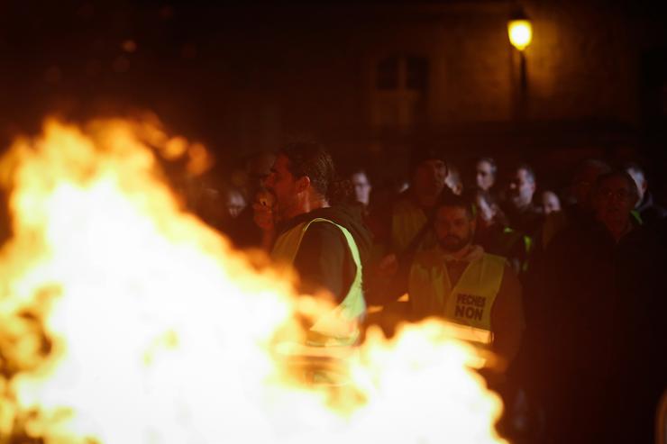 Varias persoas durante unha protesta de traballadores de Alcoa, a 30 de outubro de 2024, en San Cibrao, Lugo, Galicia (España). Alcoa convocou ao comité de empresa para unha reunión nas instalacións de San Cibrao o próximo 6 de novembro, un encuen. Carlos Castro - Europa Press / Europa Press