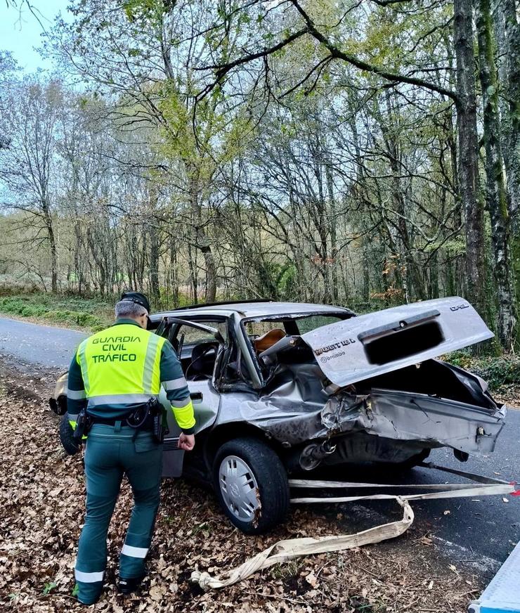 Accidente en Amoeiro (Ourense).. GARDA CIVIL 