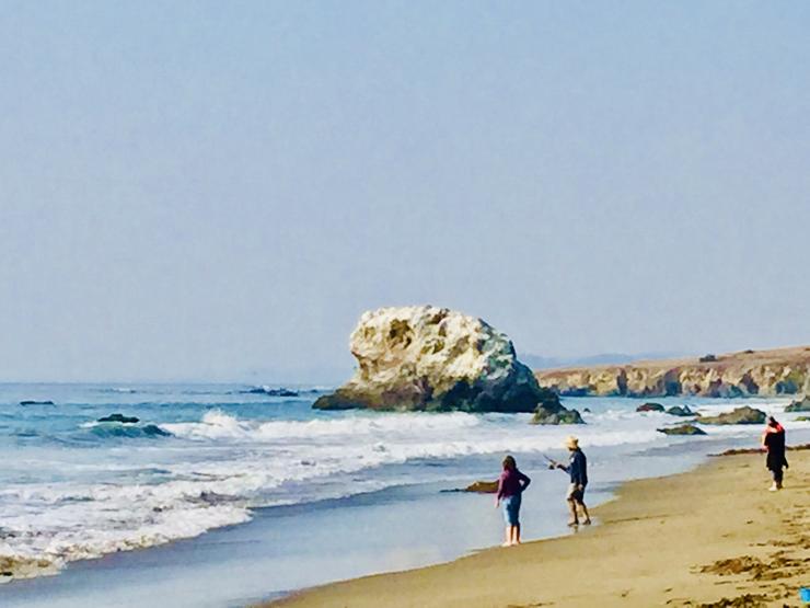 Onda o Penedo de San Simón, en Cambria (California)