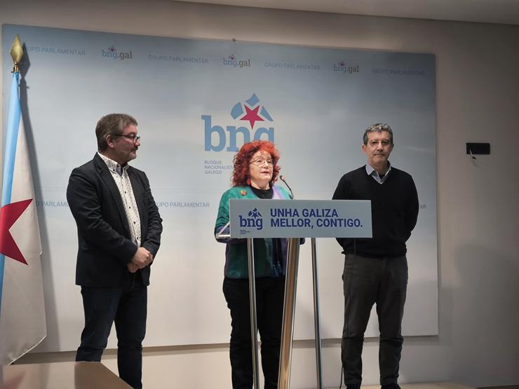 Rolda de prensa dos deputados do BNG Montse Prado, Óscar Insua e Iago Tabarés. 