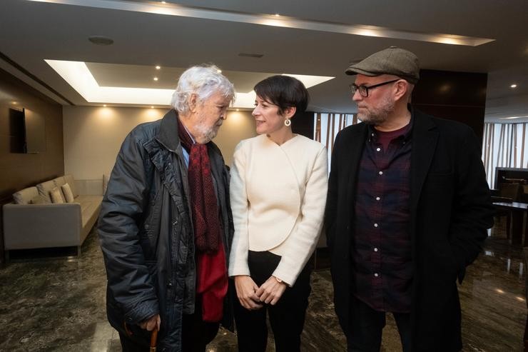 Xosé Manuel Beiras, xunto a Ana Pontón, candidata do BNG, e Martiño Noriega, portavoz de Anova,  antes de participar na charla conxunta no marco das eleccións do 18 de febreiro 