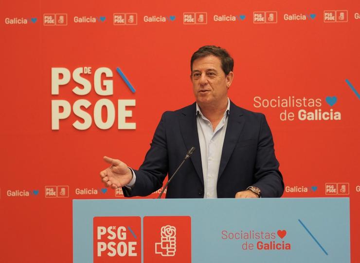 O secretario xeral do PSdeG, José Ramón Gómez Besteiro, en rolda de prensa. PSDEG 