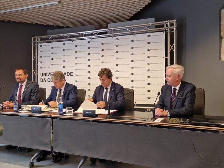 Firma dun convenio de colaboración entre a UDC e a Autoridade Portuaria da Coruña / UDC