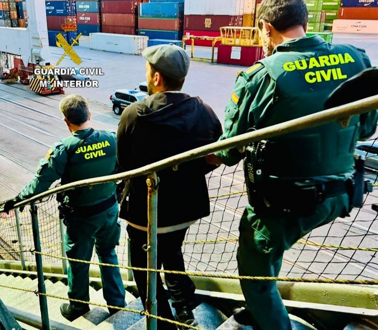 Imaxe do detido no Porto de Vigo.. GARDA CIVIL / Europa Press