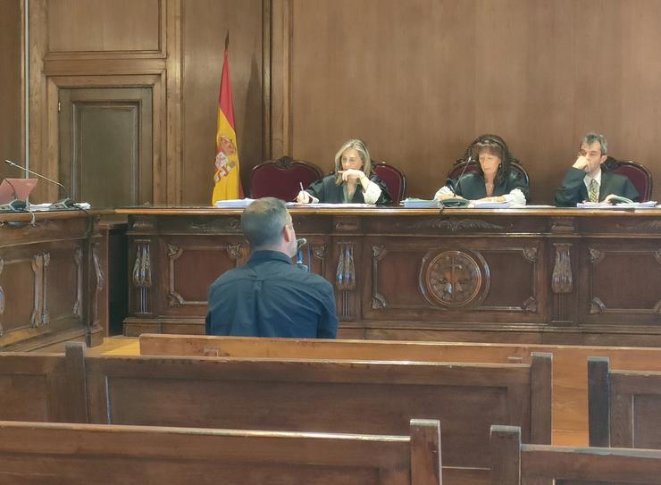 Xuízo a un acusado de abusar sexualmente da filla menor da súa parella en Cangas / Europa Press